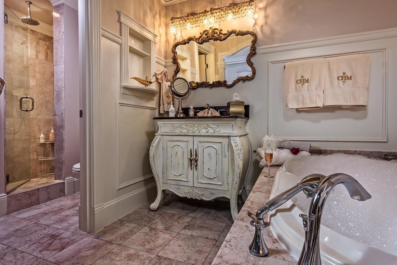Cameo Heights Mansion And The Vine Fine Dining Restaurant Bed & Breakfast Touchet Exterior photo