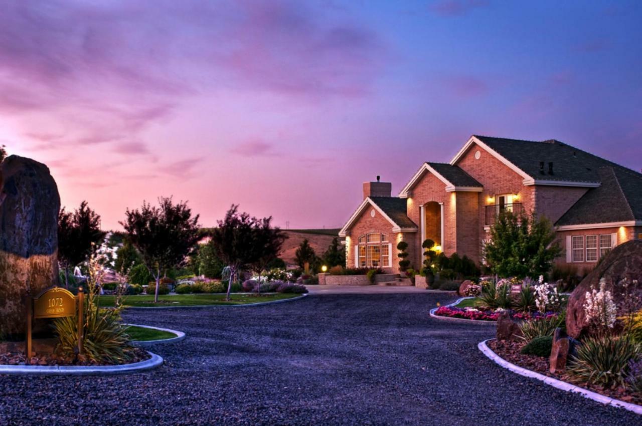 Cameo Heights Mansion And The Vine Fine Dining Restaurant Bed & Breakfast Touchet Exterior photo
